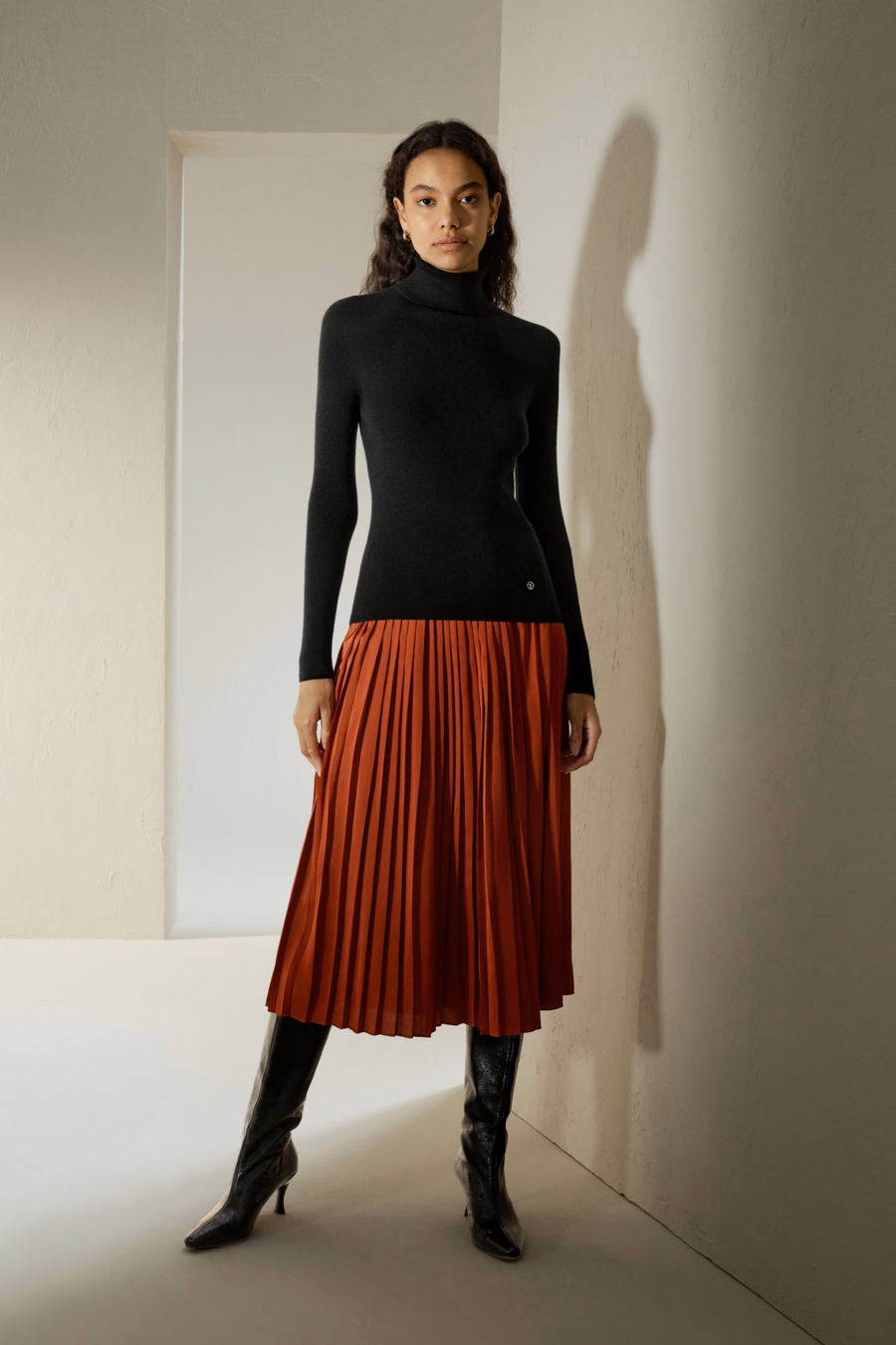 Seamless Silk-Cashmere Blend Turtleneck Sweater