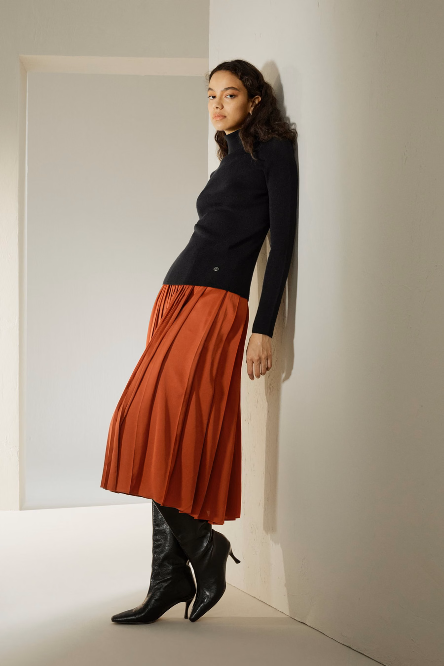Seamless Silk-Cashmere Blend Turtleneck Sweater