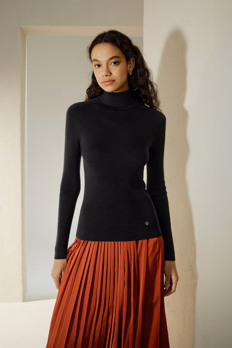 Seamless Silk-Cashmere Blend Turtleneck Sweater