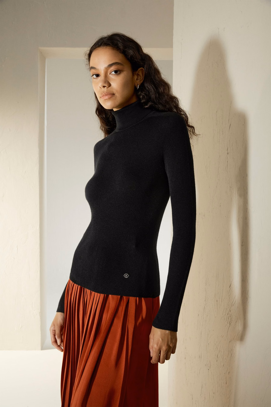 Seamless Silk-Cashmere Blend Turtleneck Sweater