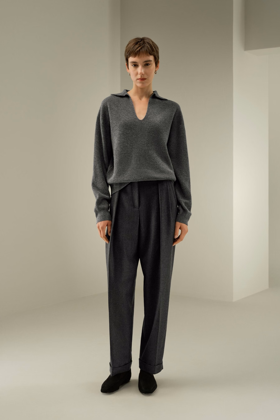 Front-Pleated Silk-Wool Barrel Pants