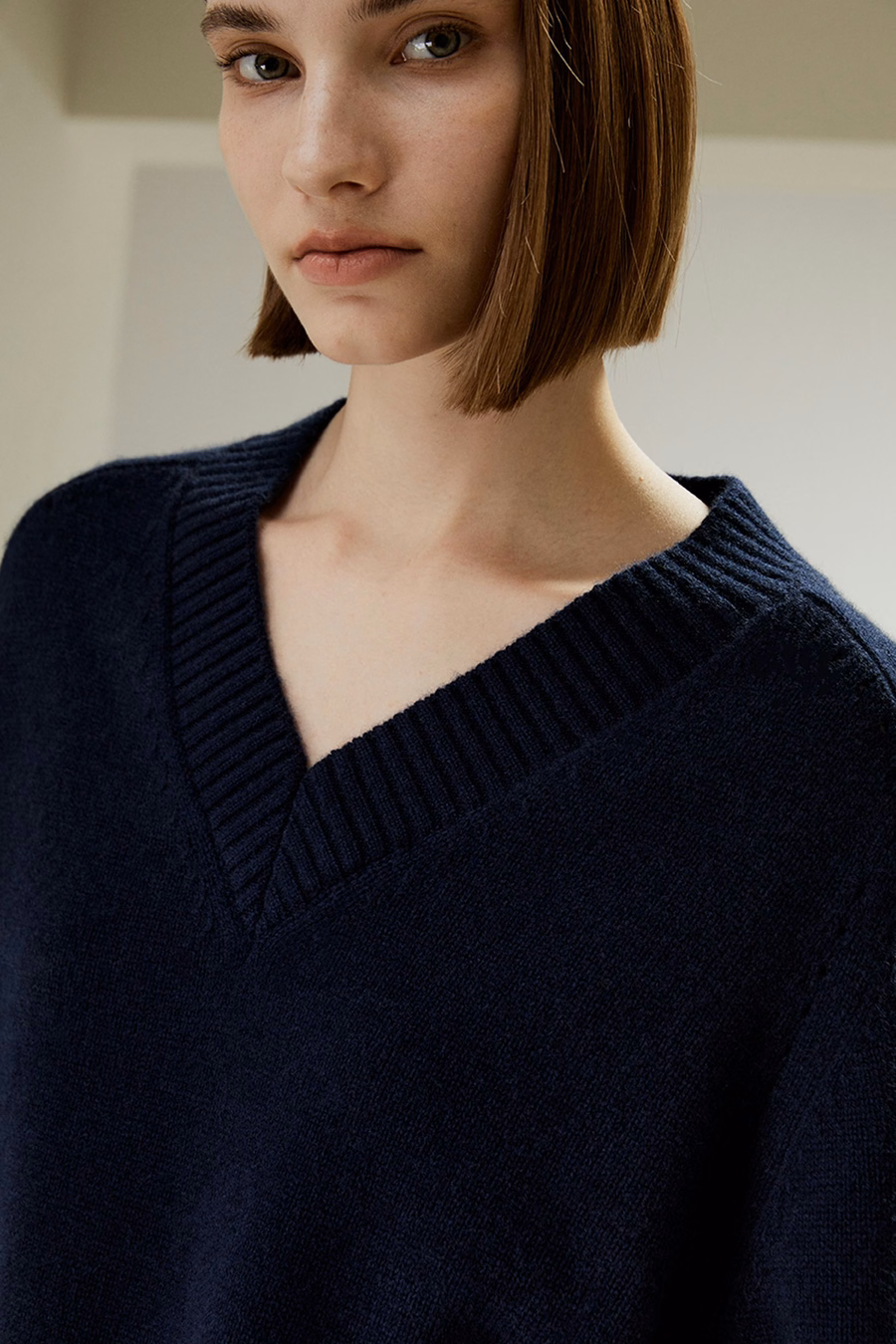 V-Neck Relaxed Fit Wool Cashmere Blend Sweater