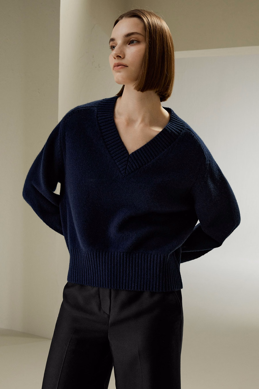 V-Neck Relaxed Fit Wool Cashmere Blend Sweater