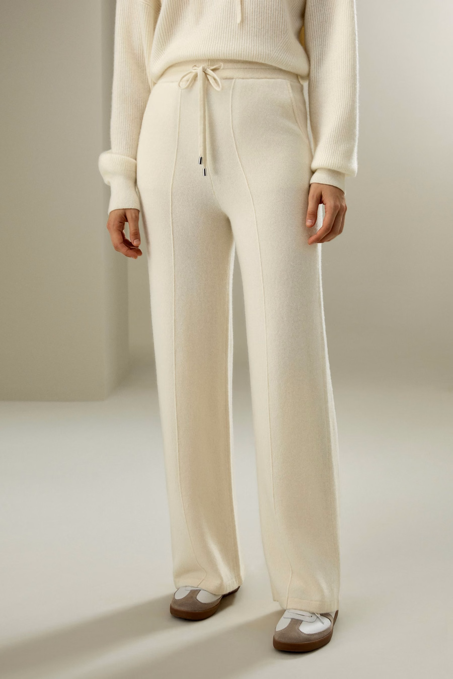 Fluid Cashmere Sweatpants