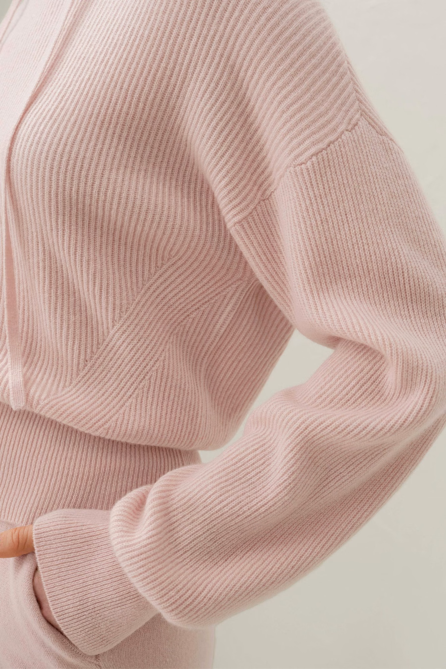 Eshe 2-in-1 Cashmere Detachable Hoodie