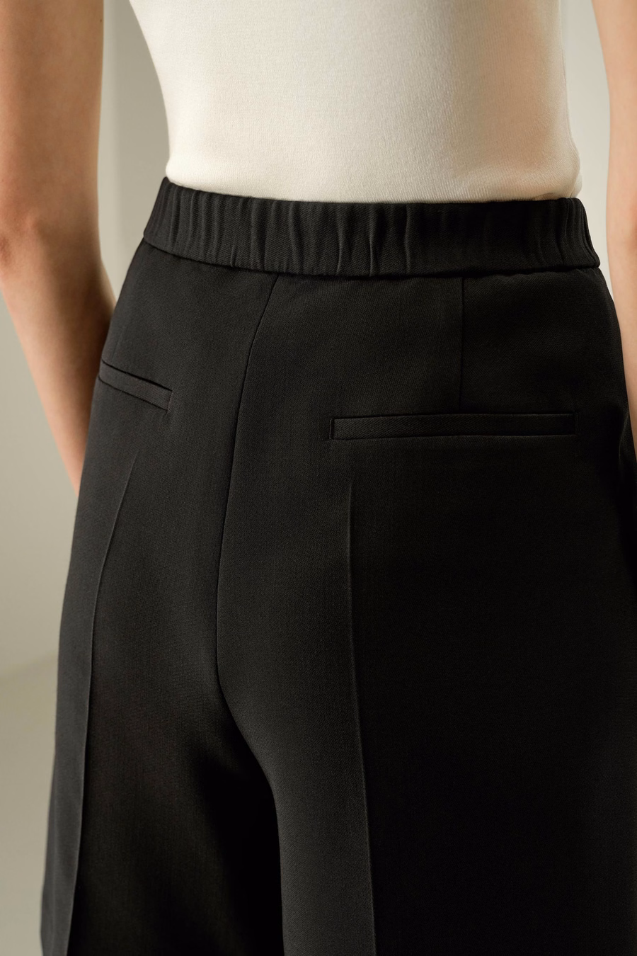 Silk-Wool Blend Polished Shorts