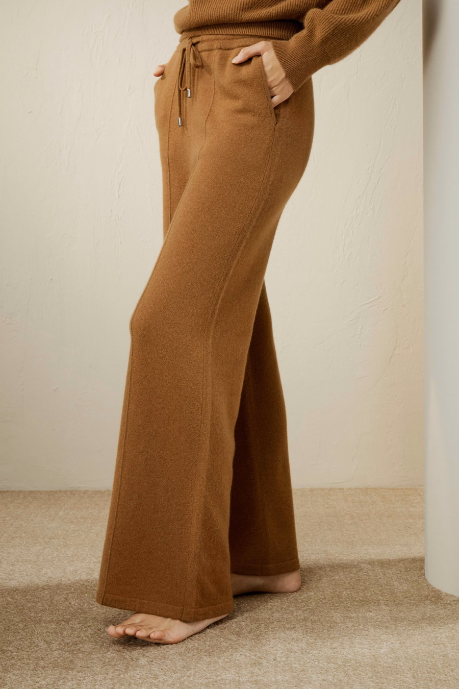 Fluid Cashmere Sweatpants