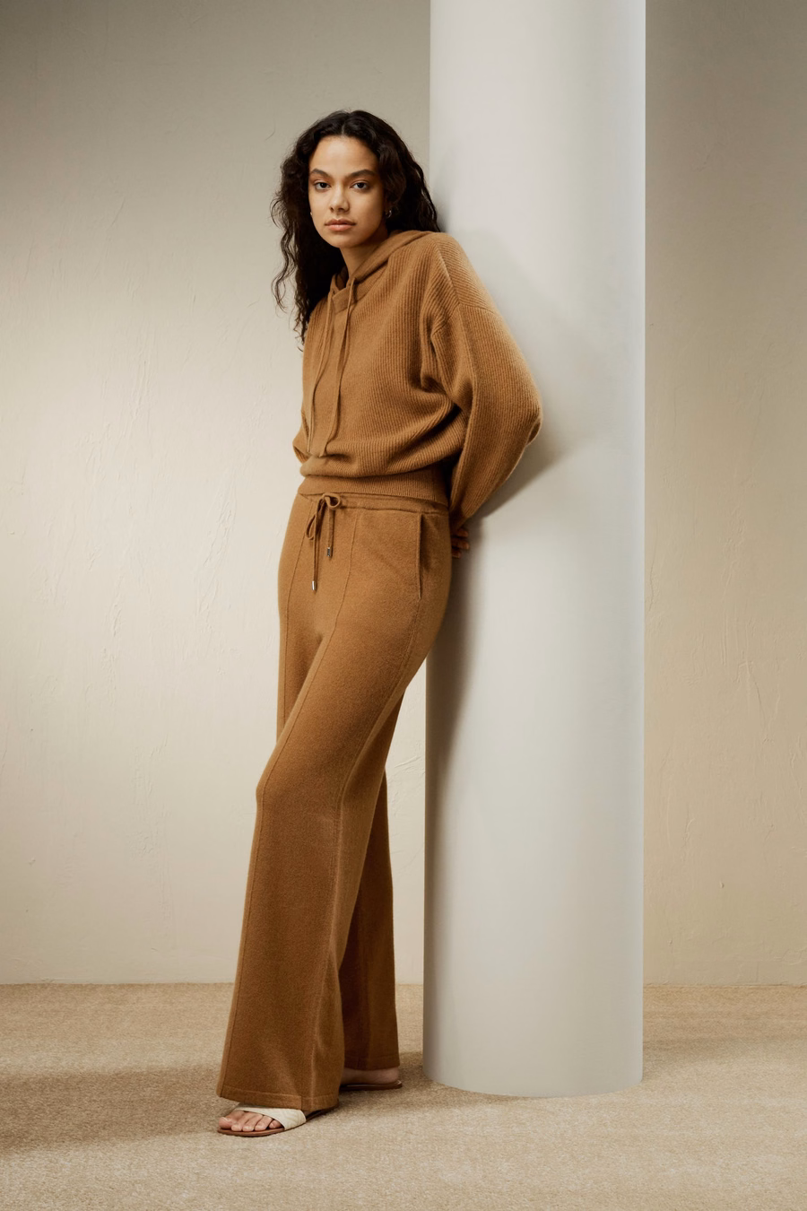 Eshe 2-in-1 Cashmere Detachable Hoodie