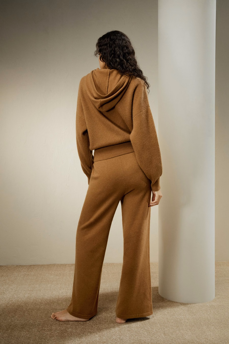 Eshe 2-in-1 Cashmere Detachable Hoodie
