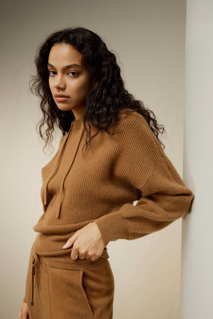 Eshe 2-in-1 Cashmere Detachable Hoodie