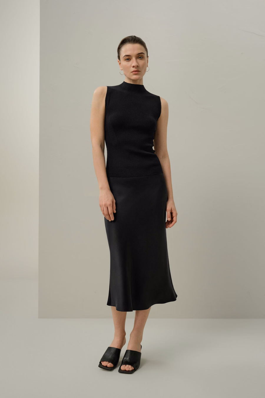 Seamless Knit Washable-Wool Vest