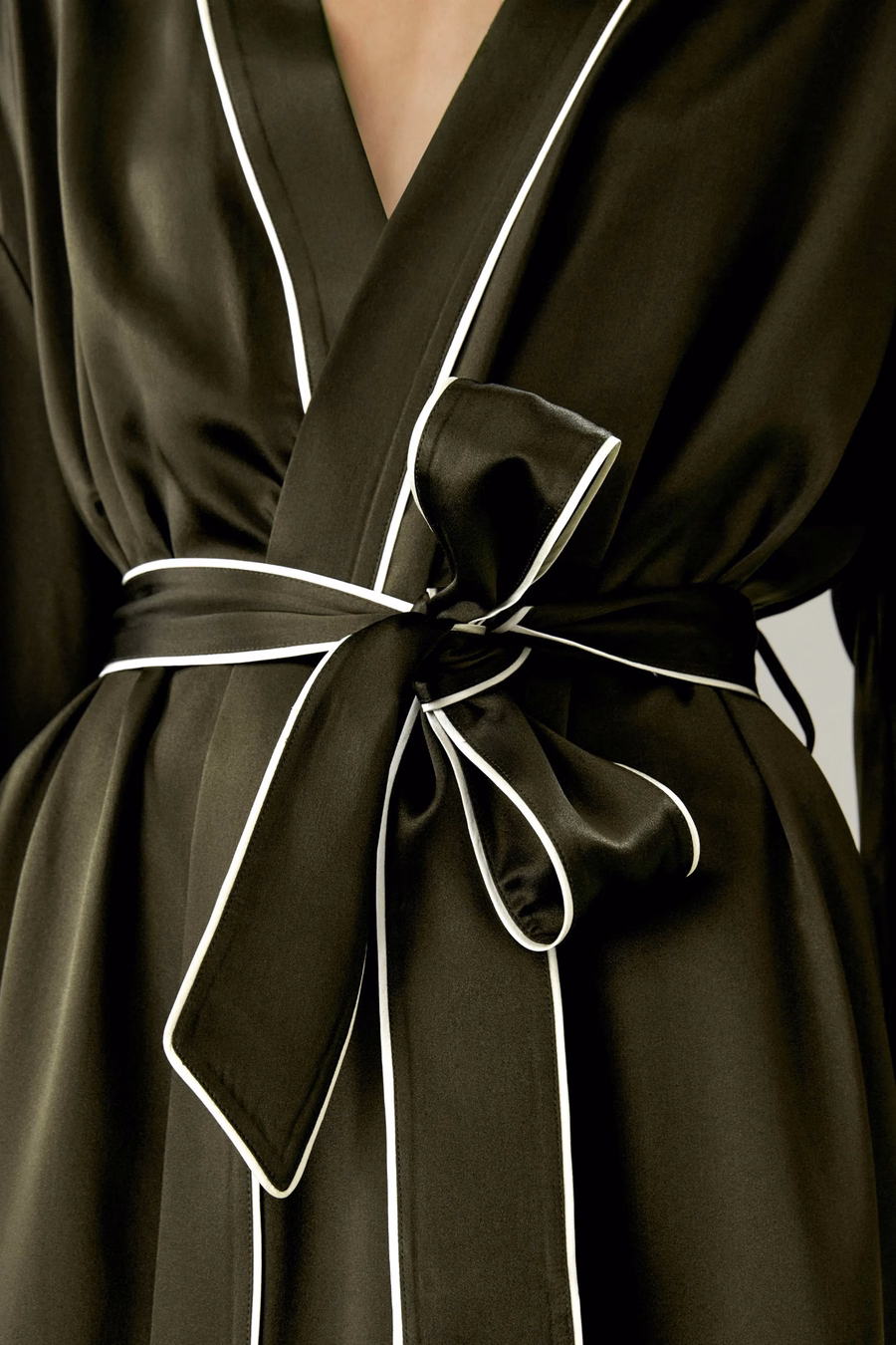 Contrast Piping Long Sleeves Night Robe