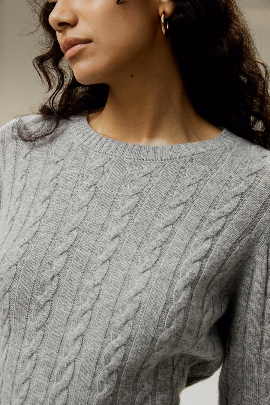 Classic Cable Knit Sweater with Ribbed Edges